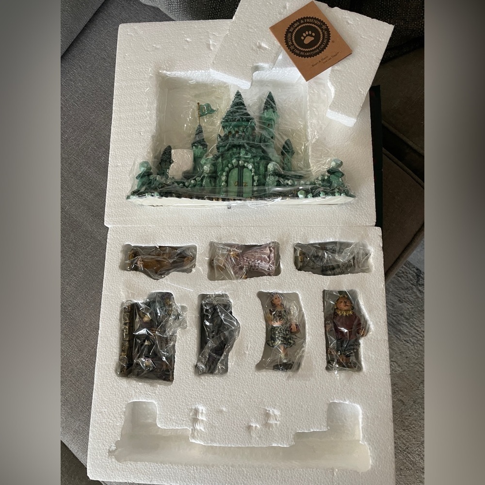 Boyds Bears Wizard of Oz Emerald City 8 Piece Bearstone Figurine Set 2003
